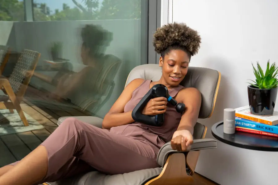 Therabody - Theragun Elite Bluetooth + App Enabled Massage Gun + 5 Attachments, 40lbs Force (Latest Model) - Black