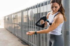 Therabody - Theragun Elite Bluetooth + App Enabled Massage Gun + 5 Attachments, 40lbs Force (Latest Model) - Black